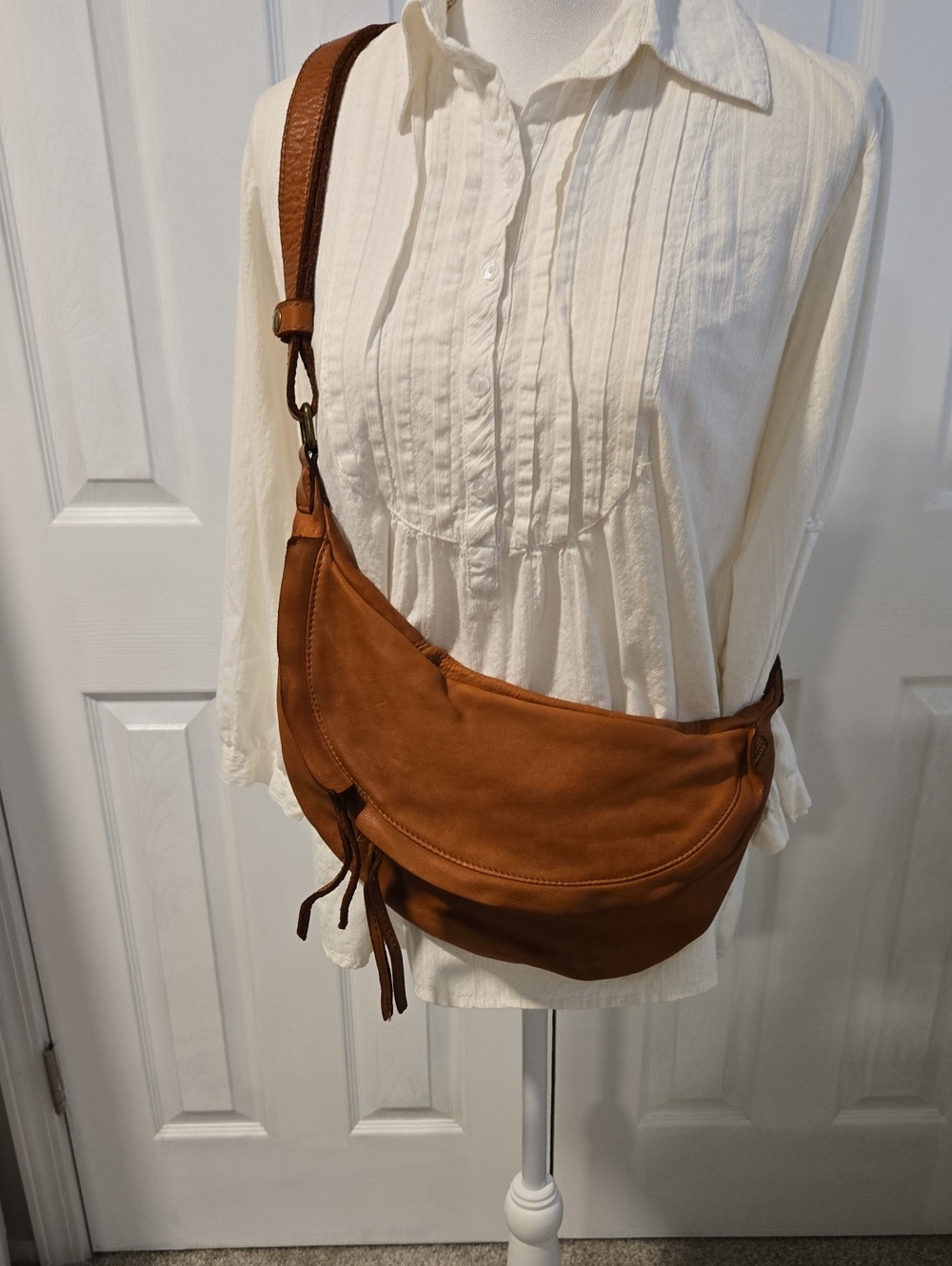 Leather Crescent Shoulder Bag in Camel